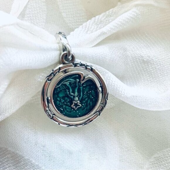 ⚡ NWOT Stranger Things Glow-in-the-Dark Upside Down Charm ✨ - Picture 7 of 11